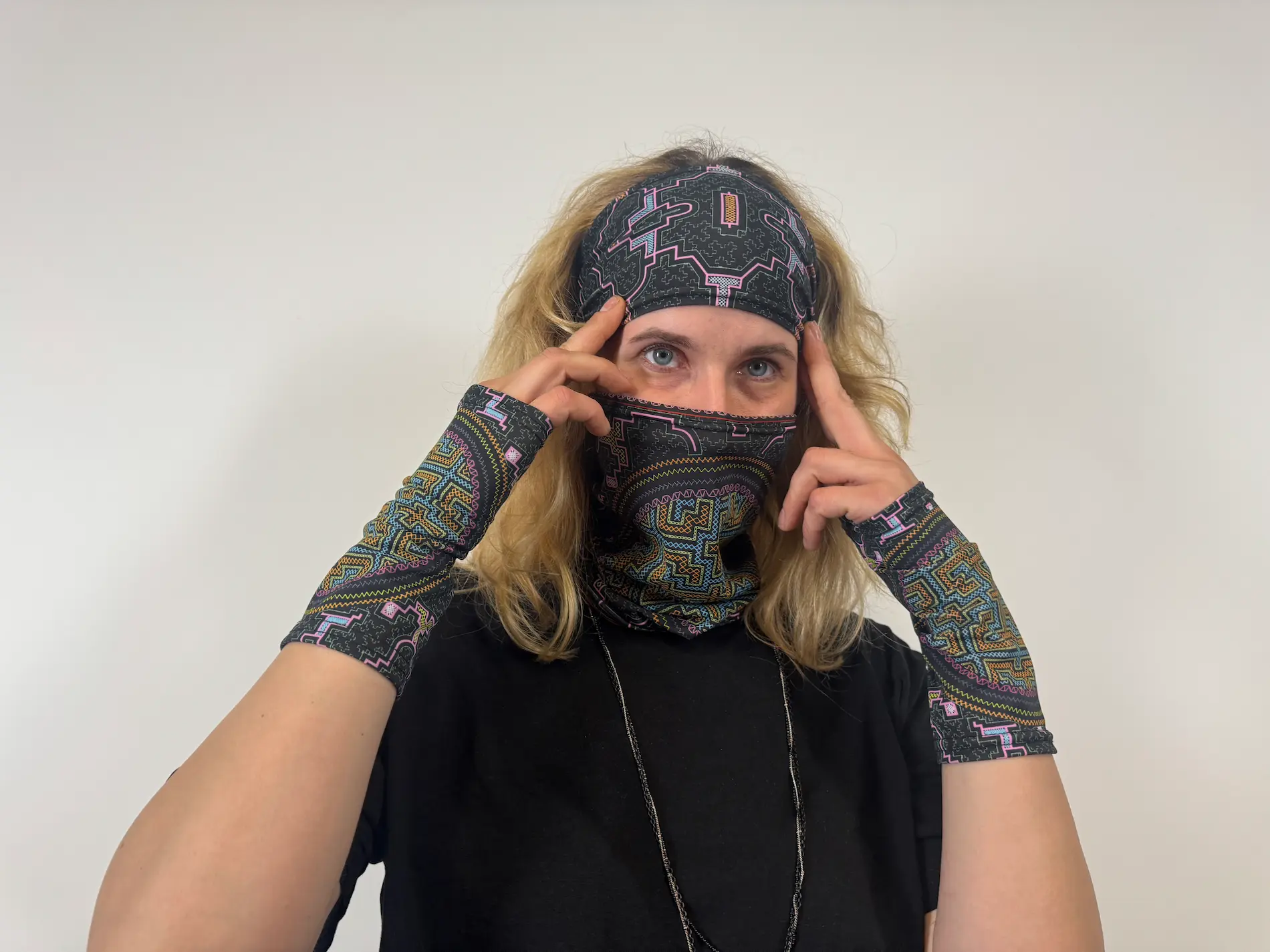 SHIPIBO Neck Gaiter + Wristlets Pair